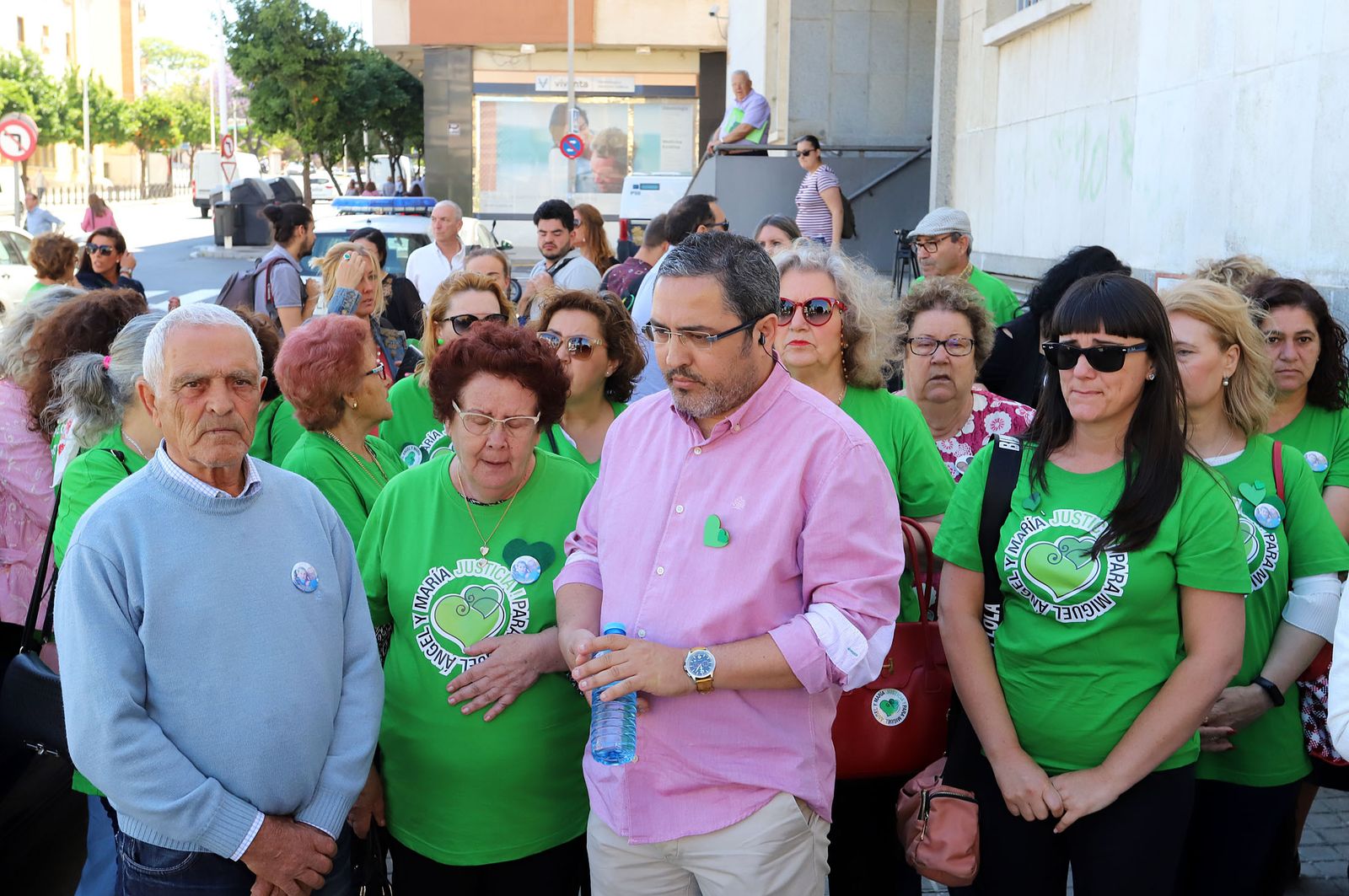 Familiares y vecinos reclaman justicia para Miguel Ángel y María
