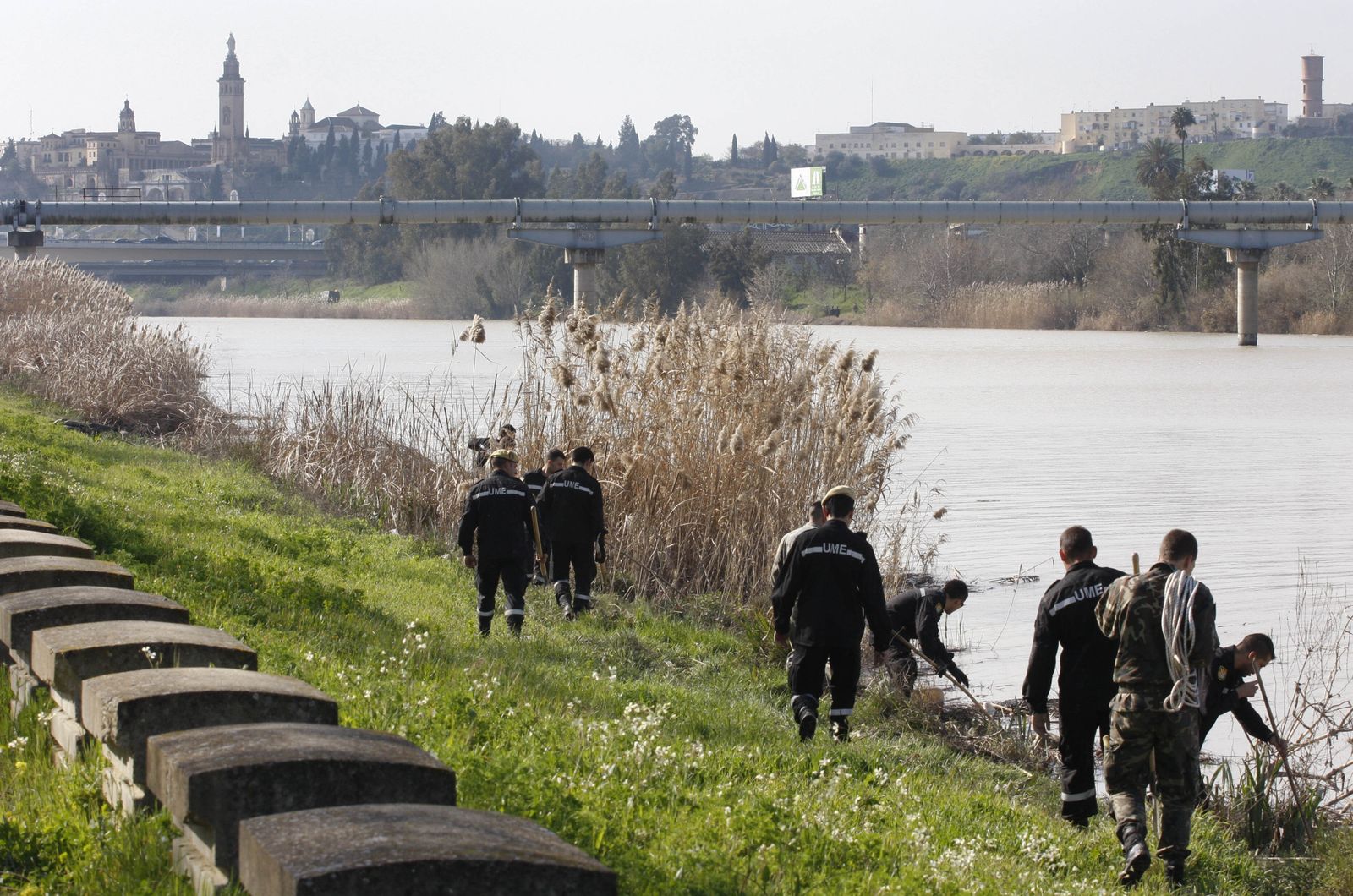 Búsqueda de Marta del Castillo en el Guadalquivir