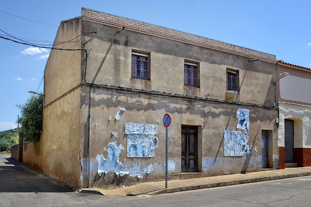 Edificio en Puerto Hurraco