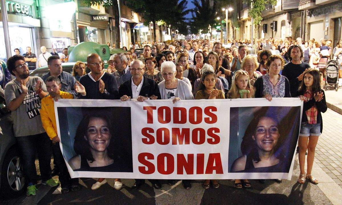 Concentraci&oacute;n por Sonia Iglesias en Pontevedra